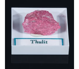 Ásvány 3×3-as plexidobozban